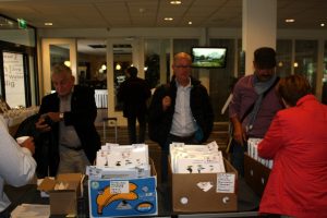 De eerste gasten arriveren