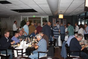 Gezellige drukte in het restaurant