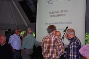 Tussen de presentaties